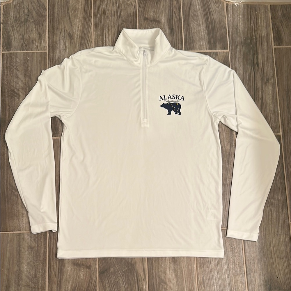 Brand New Without Tags
Alaska quarter zip